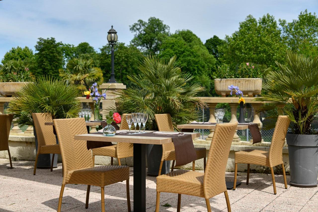 Logis Hotel & Restaurant Le Pardaillan Gondrin Exterior photo